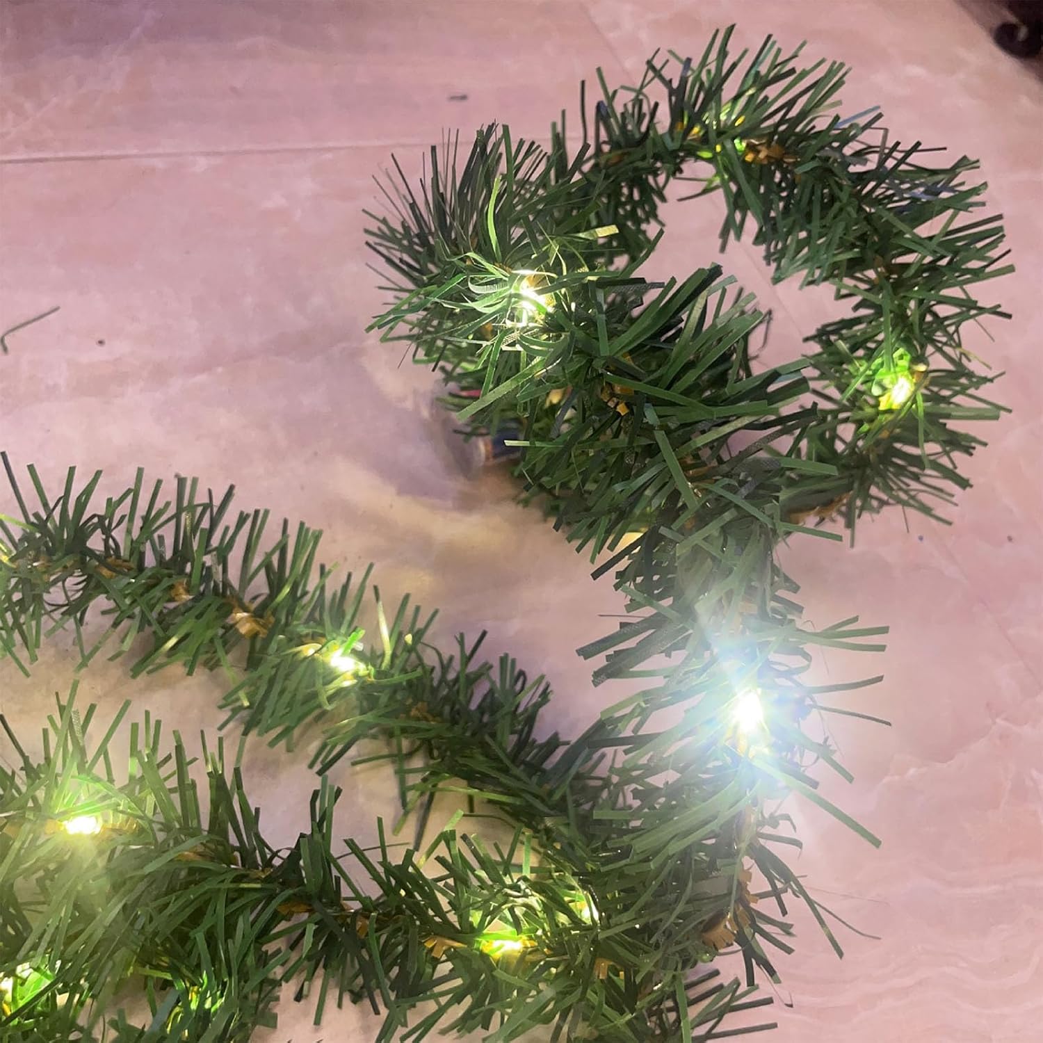 EverWall – Der platzsparende Weihnachtsbaum für jede Wand – Saisonale Dekoration