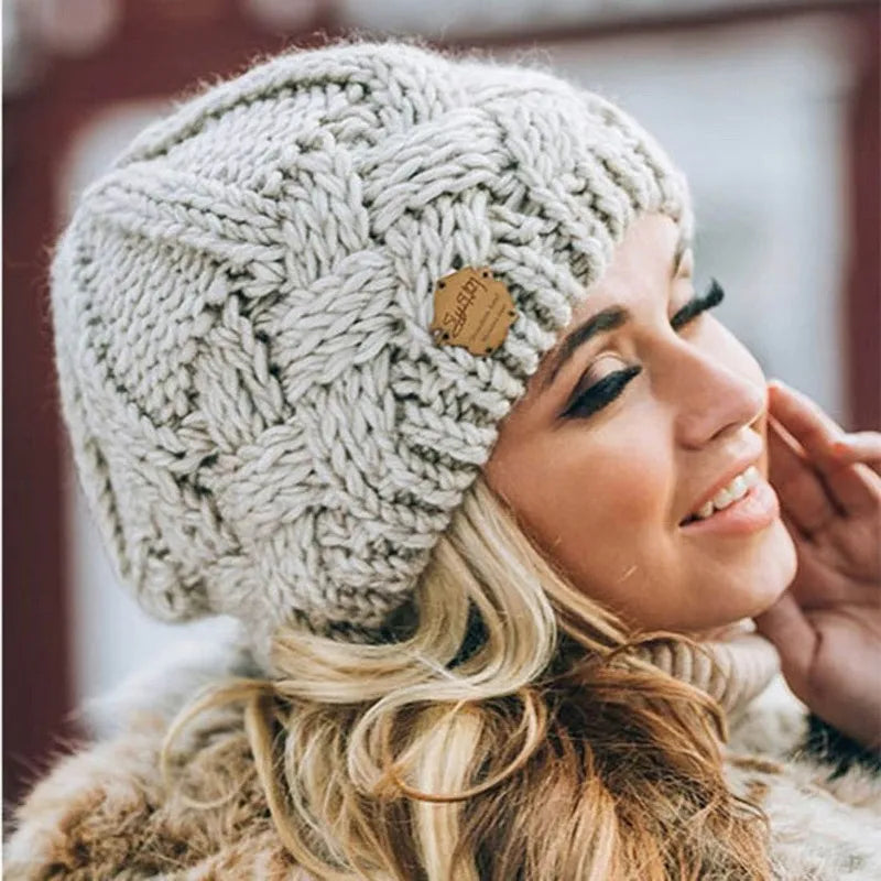 Damen Weiche Strickmütze mit Zopfmuster – Bild 5 von 7