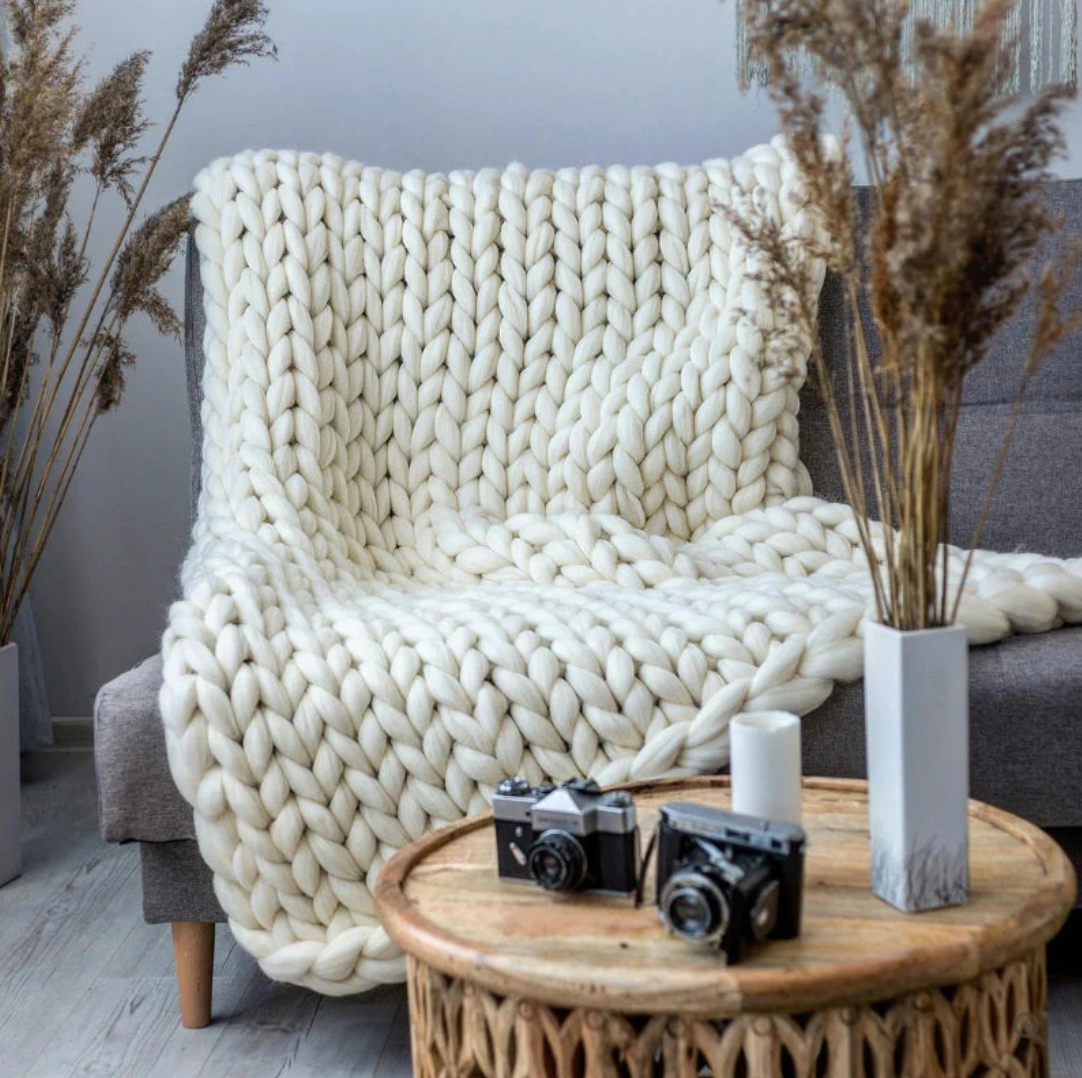 Gestrickte Decke aus Merinowolle – behagliche Wärme und raffinierter Luxus – Heimtextilien