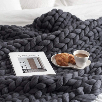 Gestrickte Decke aus Merinowolle – behagliche Wärme und raffinierter Luxus – Bild 7 von 8