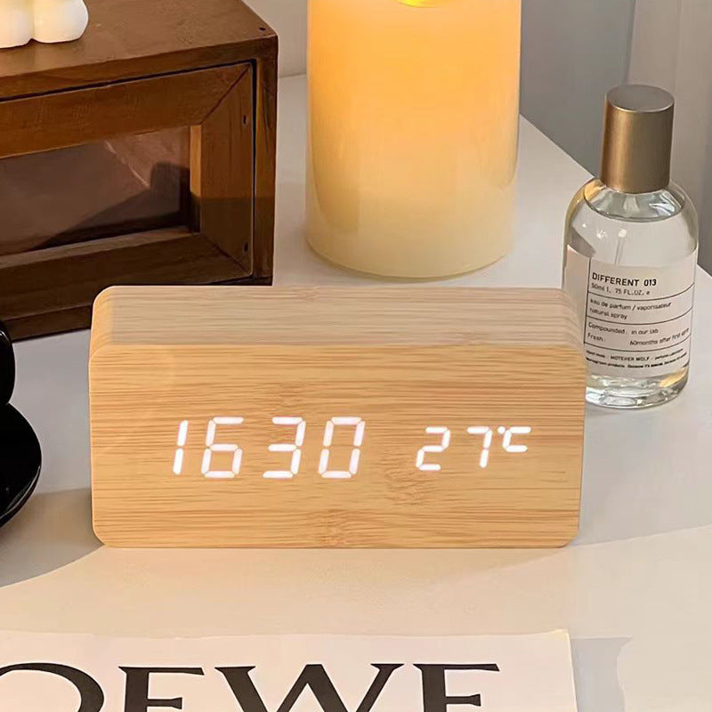 Woodsie – Sprachgesteuerte Holz-Wanduhr