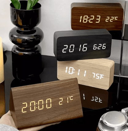 Woodsie – Sprachgesteuerte Holz-Wanduhr
