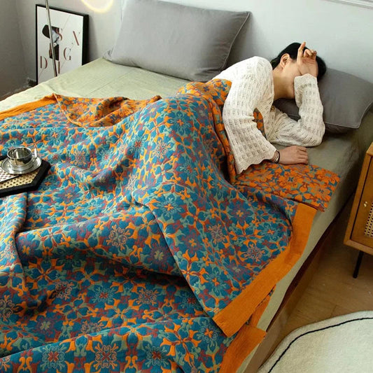 Blau Gemusterter Sechs-Lagen Baumwoll-Quilt – TerraLoom Komfortdecke