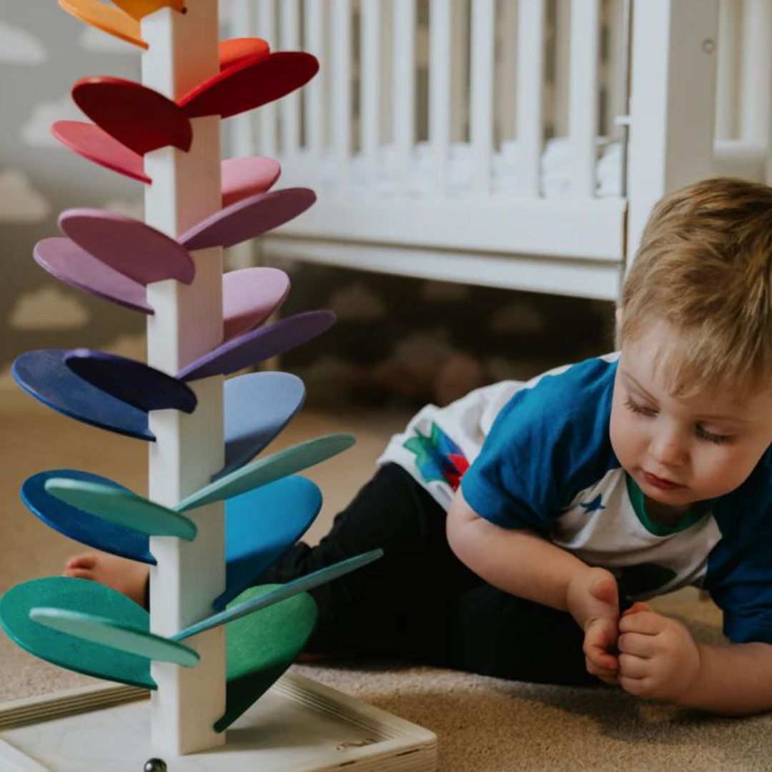Interaktiver Regenbogen-Murmelturm für Kinder – Bild 2 von 7