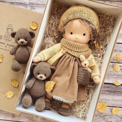 Handgefertigte Waldorf-Kuschelpuppe für Kinder – Bild 2 von 8