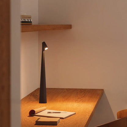 Metalglo – Moderne elegante Tischlampe