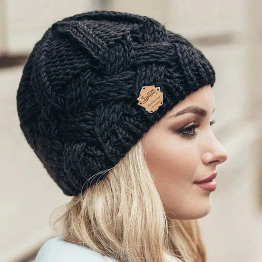 Damen Weiche Strickmütze mit Zopfmuster | Heidi-Mode – Winteraccessoires