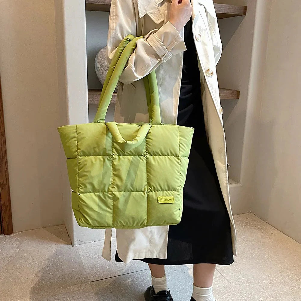 Gesteppte Handtasche mit großer Kapazität, Detailansicht – Pelanva