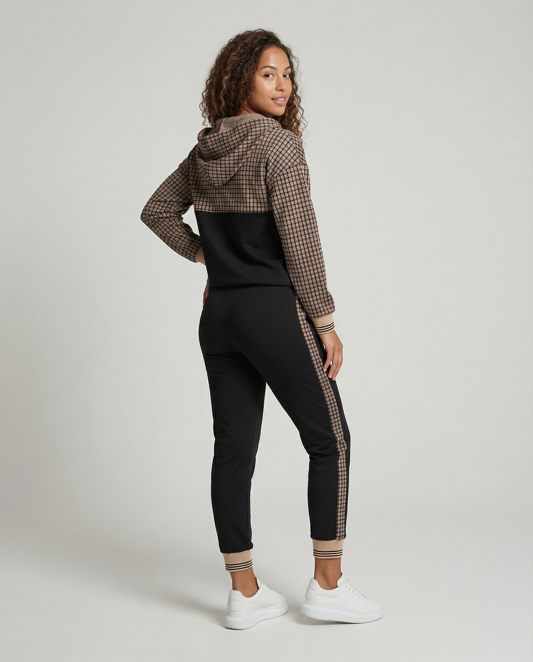 Jogginganzug Damen Nahaufnahme – Pelanva