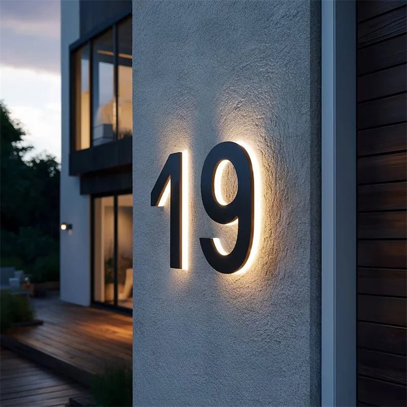Individuell gestaltbare LED-Hausnummer für moderne Häuser – Pelanva – Ansicht 2