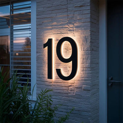 Individuell gestaltbare LED-Hausnummer für moderne Häuser – Pelanva – Ansicht 3