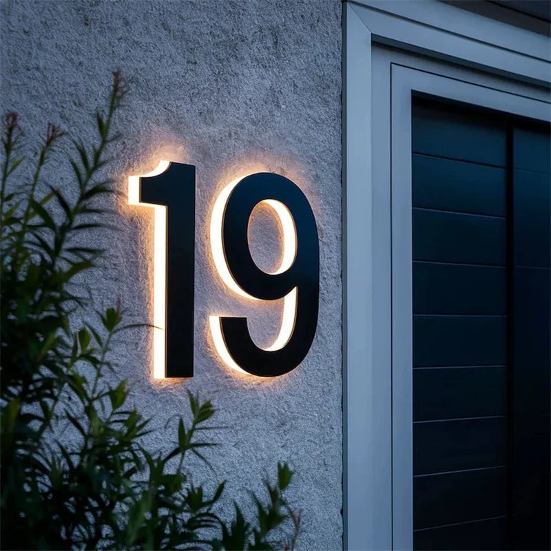 Individuell gestaltbare LED-Hausnummer für moderne Häuser – Pelanva – Ansicht 4