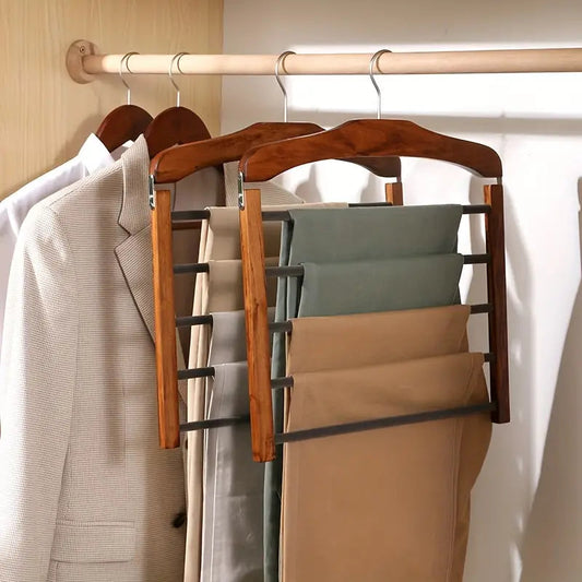 LuxeHanger – Elegante Holz-Kleiderbügel für stilvolle Ordnung