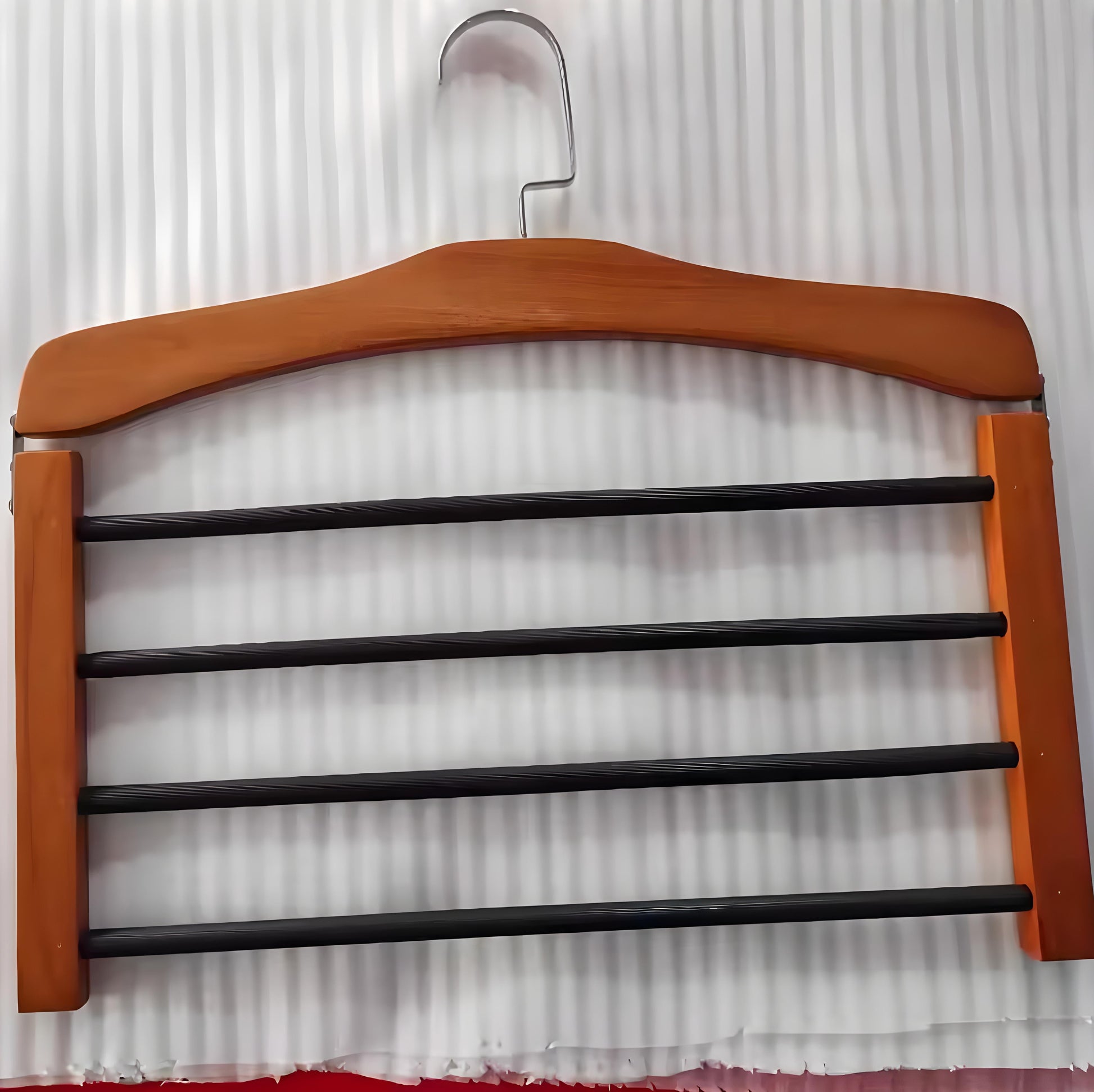 LuxeHanger – Elegante Holz-Kleiderbügel für stilvolle Ordnung