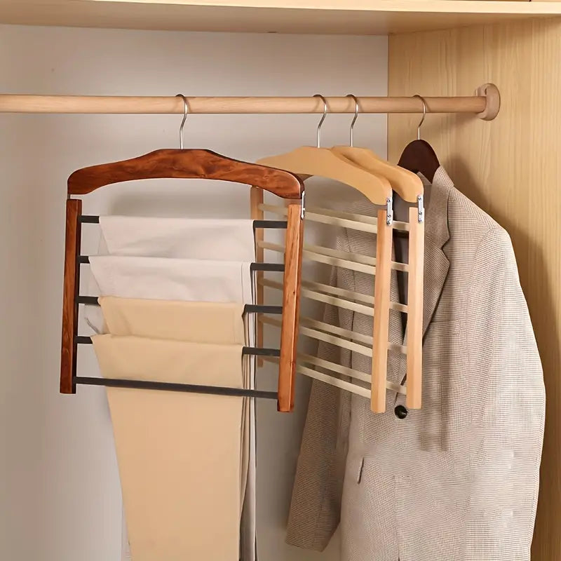 LuxeHanger – Elegante Holz-Kleiderbügel für stilvolle Ordnung