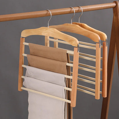 LuxeHanger – Elegante Holz-Kleiderbügel für stilvolle Ordnung
