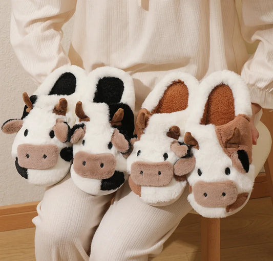 MooVera| Winter-Hausschuhe Kuh-Design| Flauschig & Warm| Rutschfest & Bequem| Unisex Baumwollpantoffeln für Damen & Herren – 