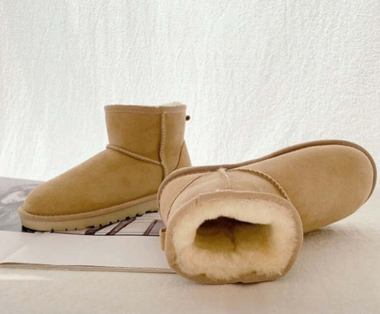 Wärmende Knöchelhohe Winterstiefel in Wildleder-Optik – Stiefel