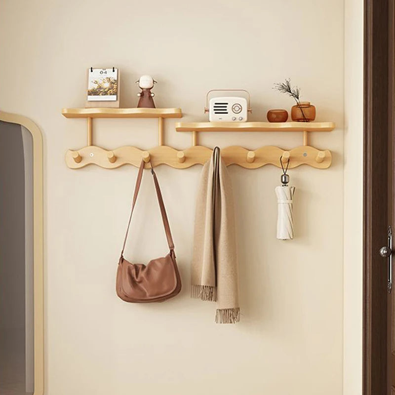 Stilvolle Wandgarderobe aus Bambus, Nahaufnahme – Pelanva