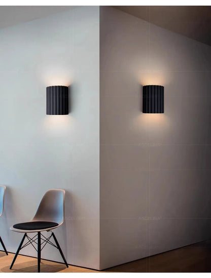 Moderne Wandleuchte mit stilvollem Design, Materialansicht – Pelanva