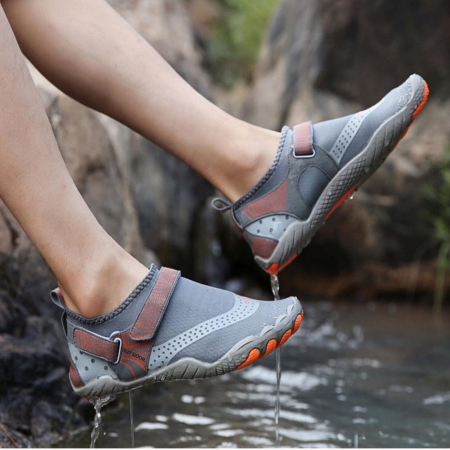 Wasserschuhe im Einsatz – Pelanva