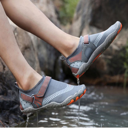Wasserschuhe im Einsatz – Pelanva