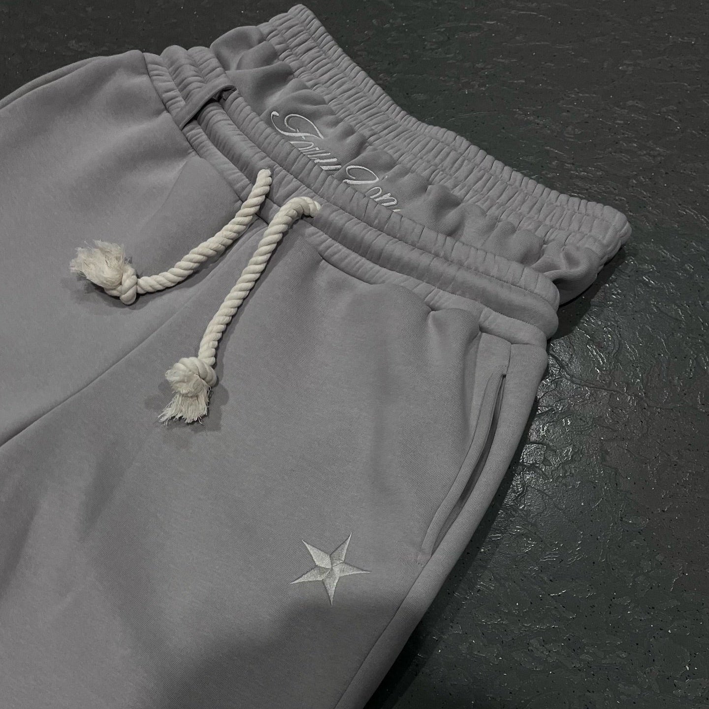 Fudus Unisex Baggy Sweatpants – Bild 4 von 5