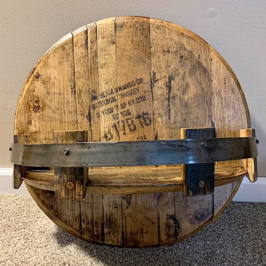 Whiskeyfass Wandregal – Rustikales Massivholz-Design